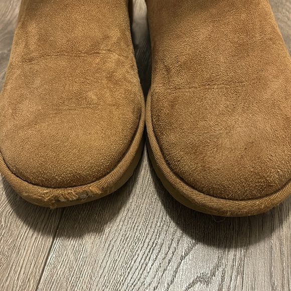 UGG Boots - Picture 9 of 9